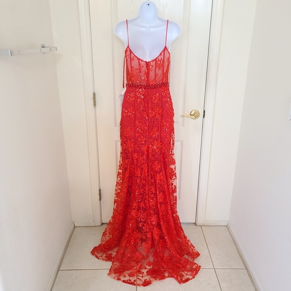 Mac Duggal | 12406 Corset Lace Floral Embroidered Gown Red Size 2 New with Flaws - Picture 9 of 14